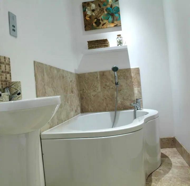 Queensgate Holiday Apartment , Beverley With Parking Экстерьер фото